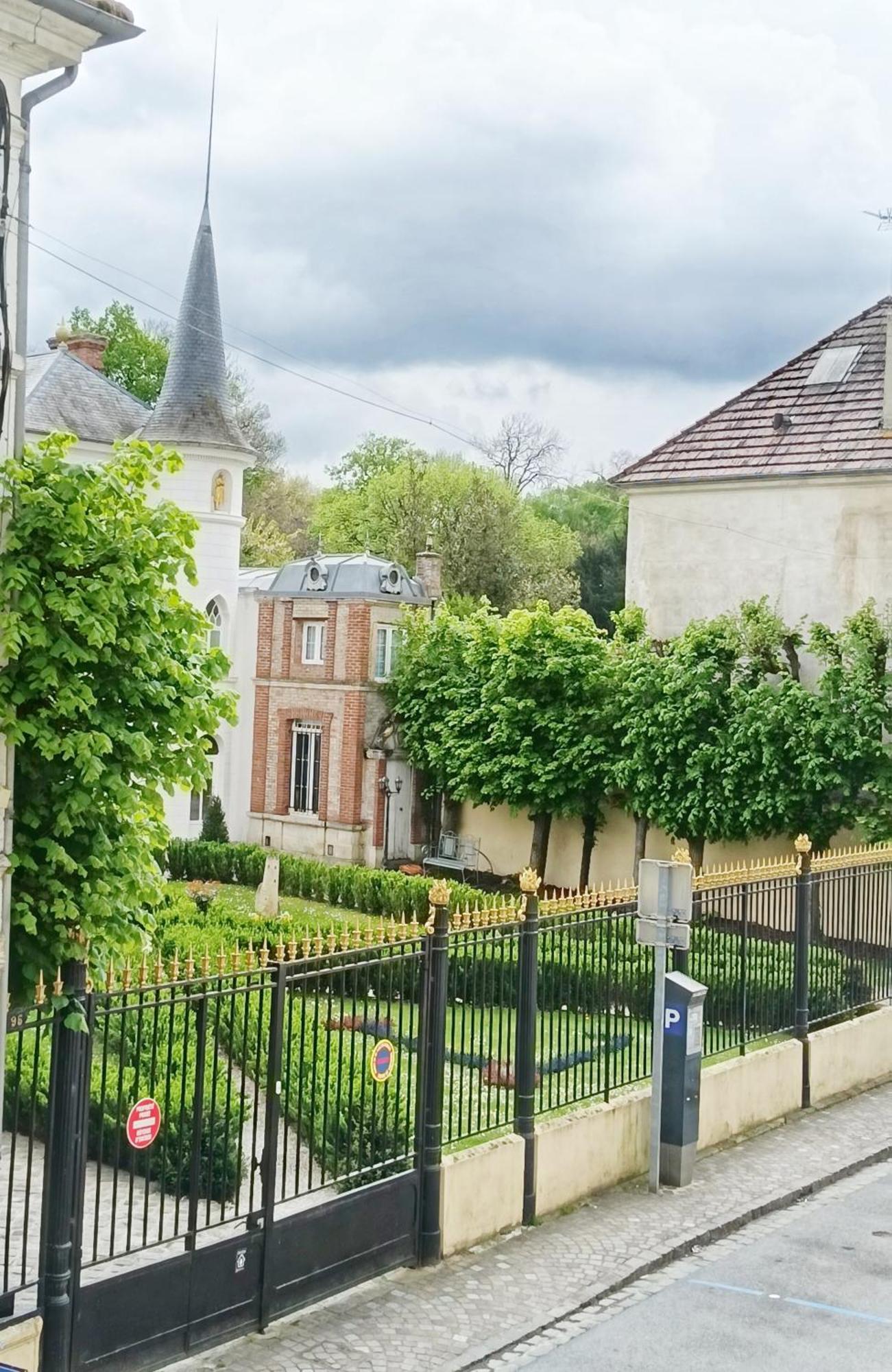 Rooms Home Csm Suites Privees Entre Paris Et Reims Charly-sur-Marne Eksteriør bilde